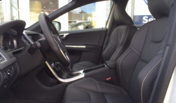 2016 Volvo XC 60 D4 Momentum Geartronic R-Design full