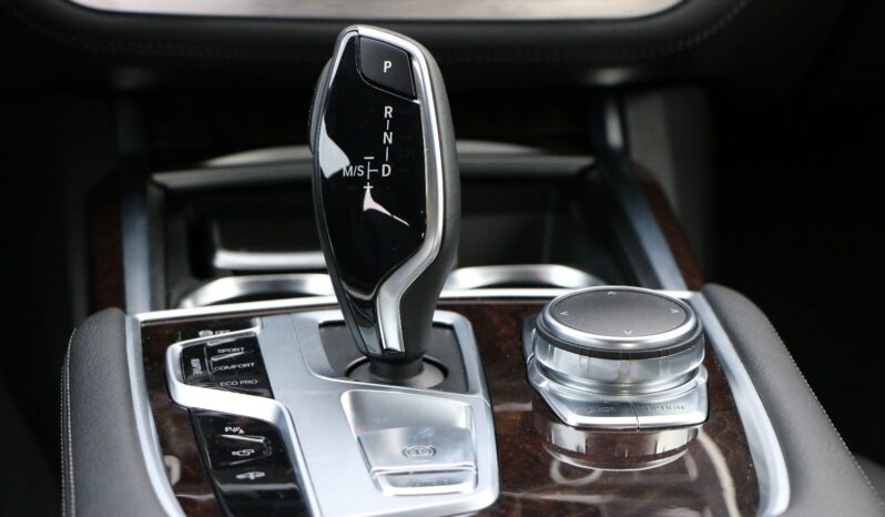 2016 BMW 730d xDrive M Sport full