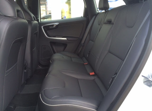 2016 Volvo XC 60 D4 Momentum Geartronic R-Design full