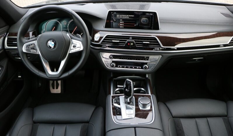 2016 BMW 730d xDrive M Sport full
